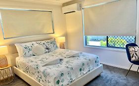Lux In Bundy - Wifi, Ac, Netflix And Comfort